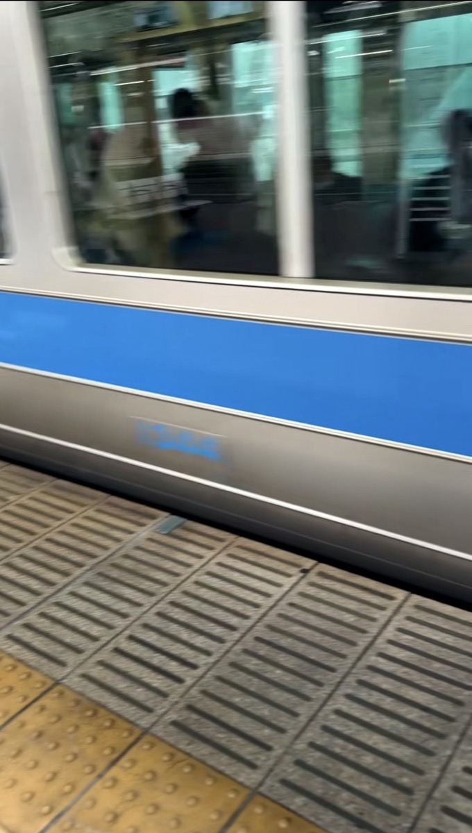 駅のホームと電車
